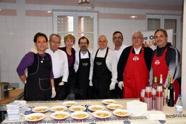 La VIII edición de Inverdura ofrece la oportunidad de degustar y reunirse alrededor de las verduras de invierno de la huerta navarra. Estas jornadas están organizadas por el Ayuntamiento de Tudela y son una excusa perfecta para disfrutar de un día en familia como fue el caso el pasado sábado.