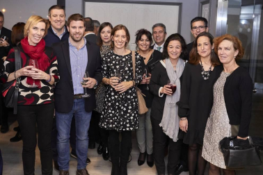 El 23 de noviembre, el Colegio Oficial de Farmacéuticos de Navarra organizó la edición número diecisiete de los Premios COFNA, coincidiendo con el Día del colegiado y de la Patrona de Farmacia. El Hotel Tres Reyes fue el lugar elegido para el evento, que sirvió de punto de encuentro para más de doscientos colegiados.