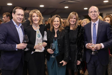 El 23 de noviembre, el Colegio Oficial de Farmacéuticos de Navarra organizó la edición número diecisiete de los Premios COFNA, coincidiendo con el Día del colegiado y de la Patrona de Farmacia. El Hotel Tres Reyes fue el lugar elegido para el evento, que sirvió de punto de encuentro para más de doscientos colegiados.