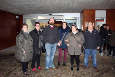 El pasado domingo, 24 de noviembre, la Casa de Cultura de Burlada acogió un espectáculo de danza con el que el  Larratz Dantzari Taldea quiso celebrar el veinte aniversario de la creación de su grupo de 'txikis'. Este colectivo burladés lleva trabajando desde 1976 en la recuperación y difusión del folclore local.