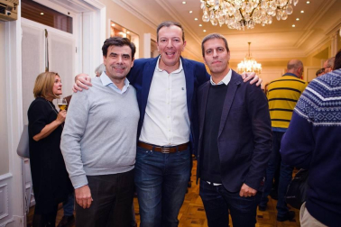 El 20 de noviembre, el restaurante pamplonés de El Colegio acogió una experiencia gastronómica de alta cocina en miniatura. Bajo el nombre 'Pintxos Experience' y con el patrocinio de Laboral Kutxa, la empresa Showcooking presentó una cena diferente, protagonizada por pequeños y elaborados bocados.