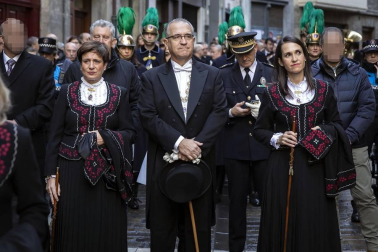 La ciudad de Pamplona celebra este viernes la festividad de su patrón, San Saturnino, con la tradicional procesión y misa en honor al santo y la salida de la comparsa Gigantes y Cabezudos.
