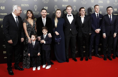 Fotografías de la gala de entrega del Balón de Oro, trofeo que concede la revista deportiva francesa 'France Football'.