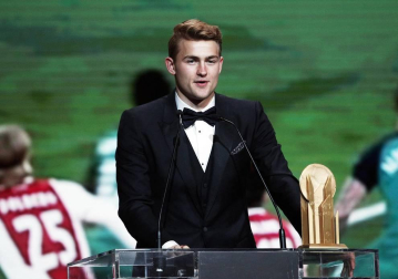 Fotografías de la gala de entrega del Balón de Oro, trofeo que concede la revista deportiva francesa 'France Football'.