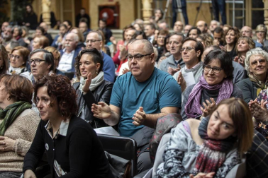 Acto institucional de celebración del Día de Navarra, en el que la presidenta María Chivite ha entregado la Medalla de Oro de la comunidad a la asociación de daño cerebral ADACEN.