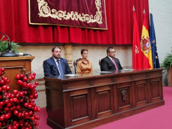 Acto institucional de celebración del Día de Navarra, en el que la presidenta María Chivite ha entregado la Medalla de Oro de la comunidad a la asociación de daño cerebral ADACEN.