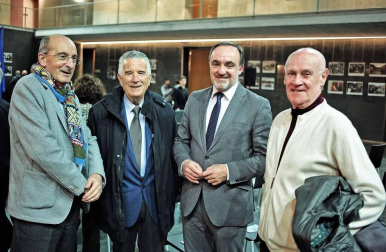 Fotografías del acto institucional de conmemoración del 40 aniversario de las primeras elecciones democráticas que ha tenido lugar en el Parlamento de Navarra.