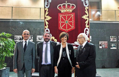 Fotografías del acto institucional de conmemoración del 40 aniversario de las primeras elecciones democráticas que ha tenido lugar en el Parlamento de Navarra.