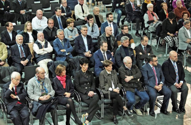 Fotografías del acto institucional de conmemoración del 40 aniversario de las primeras elecciones democráticas que ha tenido lugar en el Parlamento de Navarra.