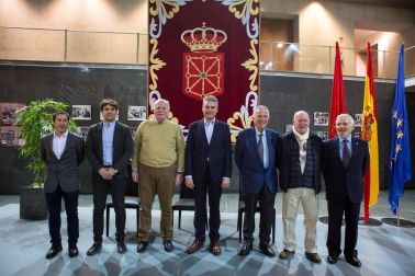 Fotografías del acto institucional de conmemoración del 40 aniversario de las primeras elecciones democráticas que ha tenido lugar en el Parlamento de Navarra.