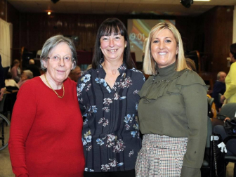 El pasado jueves 28 de noviembre, los habitantes de la localidad navarra de Cadreita pudieron disfrutar en familia o entre amigos de un concurso de tortillas de patata y de una degustación de las tortillas presentadas. El premio al mejor plato era un jamón y un lote de vino, lo mejor para entrar en los preparativos de Navidad.