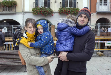 El pasado fin de semana se celebró en Estella la feria en honor a San Andrés. En la plaza de Santiago tuvo lugar la tradicional exhibición de ganado y en la vecina plaza de los Fueros, se expuso una muestra de artesanía de la comarca. Además, a lo largo de toda la jornada se desarrollaron diversas exhibiciones y concursos. Tampoco faltaron las degustaciones, entre las que destacó una exquisita ternera que se asó en la plaza de San Martín.