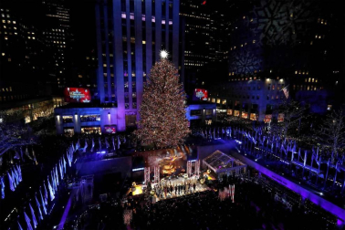 Fotos del encendido del árbol del Rockefeller Center, en Nueva York