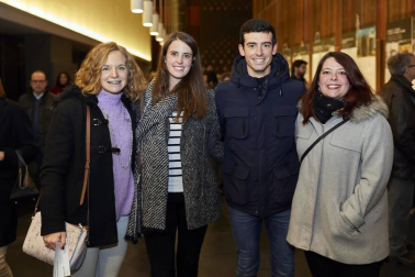 Con motivo del Día de Navarra, la Orquesta Sinfónica de Navarra ofreció un concierto extraordinario dirigido por su director titular y artístico, Manuel Hernández-Silva, en el que participaron la Orquesta del Conservatorio Superior de Música de Navarra, la Coral de Cámara de Pamplona y el joven trompa navarro Manuel Escauriaza.