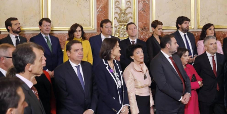 El Congreso ha acogido este viernes, 6 de diciembre, el acto central del cuadragésimo primer aniversario de la aprobación en referéndum de la Constitución de 1978, una ceremonia en la que se han estrenado sus anfitrionas, las presidentas del Congreso, Meritxell Batet, y del Senado, Pilar Llop, así como parlamentarios elegidos por primera vez el 28 de abril o el 10 de noviembre y presidentes autonómicos que apenas llevan medio año en el cargo.