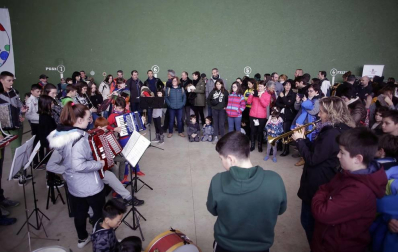 Imágenes del mercado de productores del pirineo  en Abaurrea Alta.