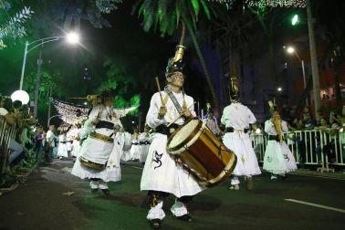 Catrinas, vikingos y elfos formaron parte de los personajes fantásticos que se pasearon por las calles de la ciudad colombiana
