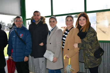 Este domingo 8, tuvo lugar la final del XVIII Torneo Internacional de Fútbol Sub-16 en Cabanillas. Los equipos enfrentados eran el C.A. Osasuna y Real Zaragoza. A pesar de la lluvia, la afición vino en masa para apoyar a sus equipos favoritos en un ambiente alegre.