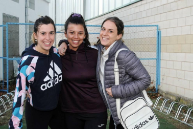 El pasado 7 de diciembre los vecinos de Funes se dieron cita en el pabellón polideportivo de la localidad para participar a una acción solidaria a favor de la Asociación Navarra de Síndrome de Down. Los asistentes pudieron aprovechar para hacer ejercicio sin perder la sonrisa gracias a una sesión de zumba.