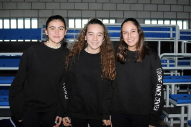 El pasado 7 de diciembre los vecinos de Funes se dieron cita en el pabellón polideportivo de la localidad para participar a una acción solidaria a favor de la Asociación Navarra de Síndrome de Down. Los asistentes pudieron aprovechar para hacer ejercicio sin perder la sonrisa gracias a una sesión de zumba.