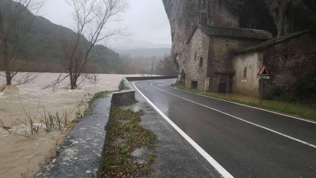 Fotos enviadas por los lectores de Diario de Navarra de las inundaciones de este viernes en Navarra.