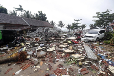 Al menos 168 personas murieron este domingo, 23 de diciembre, tras un tsunami mortal en Indonesia.