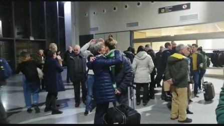 Recibimiento a Nerea Pena en el Aeropuerto de Noáin