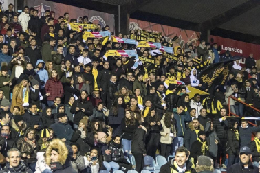 El estadio La Planilla de Calahorra acogió este jueves, 19 de diciembre, la eliminatoria de primera ronda de la Copa del Rey entre el conjunto de Azagra y los gallegos, con victoria final para los visitantes por 0-2.