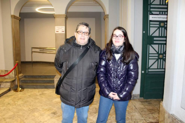 El pasado viernes 13 de diciembre, el cantante Blas Cantó viajó a Pamplona dentro de su gira 'Complicados'. El Teatro Gayarre acogió la presentación de este álbum, que ha sido número uno en ventas e incluye éxitos como 'Él no soy yo', 'In your bed' o 'No volveré a seguir tus pasos'. Los seguidores del cantante vibraron con el concierto.