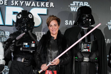 El teatro Victoria Eugenia de San Sebastián acogió este miércoles el preestreno en España de la última película de 'Star Wars', 42 años después de que también lo hiciera con 'La guerra de las galaxias'.