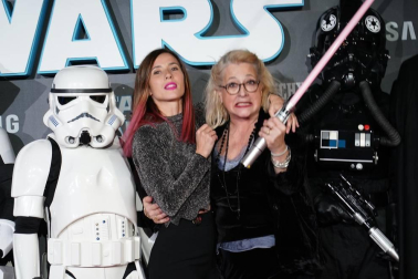 El teatro Victoria Eugenia de San Sebastián acogió este miércoles el preestreno en España de la última película de 'Star Wars', 42 años después de que también lo hiciera con 'La guerra de las galaxias'.