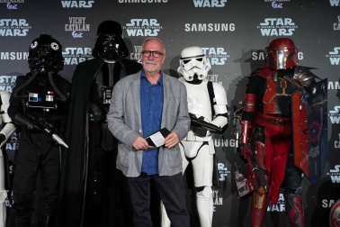 El teatro Victoria Eugenia de San Sebastián acogió este miércoles el preestreno en España de la última película de 'Star Wars', 42 años después de que también lo hiciera con 'La guerra de las galaxias'.