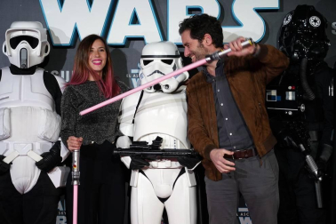 El teatro Victoria Eugenia de San Sebastián acogió este miércoles el preestreno en España de la última película de 'Star Wars', 42 años después de que también lo hiciera con 'La guerra de las galaxias'.