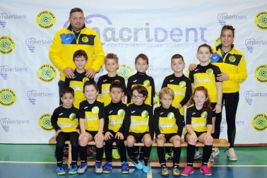 Caparroso sacó pecho presentando a sus equipos de fútbol sala. Equipos masculinos, femeninos y mixtos se reunieron para protagonizar la foto de la temporada. Un día de fiesta para este club deportivo.