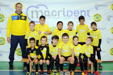 Caparroso sacó pecho presentando a sus equipos de fútbol sala. Equipos masculinos, femeninos y mixtos se reunieron para protagonizar la foto de la temporada. Un día de fiesta para este club deportivo.