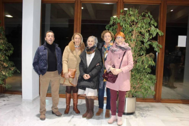 El sábado 14 de diciembre la Casa de Cultura de Aoiz acogió un festival solidario de Navidad con el fin de ayudar a los niños Talibés de Senegal. Los habitantes de la localidad quisieron conocer de primera mano este proyecto y disfrutaron de las diferentes actividades, que se desarrollaron en la Casa de Cultura.