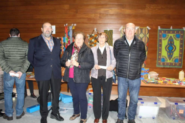 El sábado 14 de diciembre la Casa de Cultura de Aoiz acogió un festival solidario de Navidad con el fin de ayudar a los niños Talibés de Senegal. Los habitantes de la localidad quisieron conocer de primera mano este proyecto y disfrutaron de las diferentes actividades, que se desarrollaron en la Casa de Cultura.