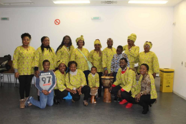 El sábado 14 de diciembre la Casa de Cultura de Aoiz acogió un festival solidario de Navidad con el fin de ayudar a los niños Talibés de Senegal. Los habitantes de la localidad quisieron conocer de primera mano este proyecto y disfrutaron de las diferentes actividades, que se desarrollaron en la Casa de Cultura.