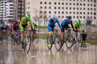Participantes en la prueba disputada este sábado, 21 de diciembre, en el circuito de Lezkairu.