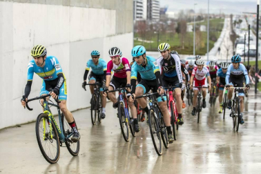 Participantes en la prueba disputada este sábado, 21 de diciembre, en el circuito de Lezkairu.
