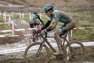 Participantes en la prueba disputada este sábado, 21 de diciembre, en el circuito de Lezkairu.