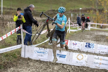 Participantes en la prueba disputada este sábado, 21 de diciembre, en el circuito de Lezkairu.