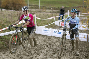 Participantes en la prueba disputada este sábado, 21 de diciembre, en el circuito de Lezkairu.