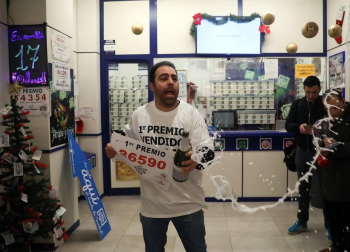 Lluvia de millones en toda España con el sorteo de la Lotería de Navidad 2019.