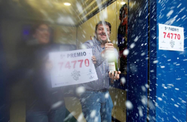 Lluvia de millones en toda España con el sorteo de la Lotería de Navidad 2019.
