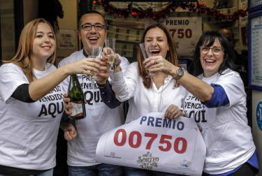 Lluvia de millones en toda España con el sorteo de la Lotería de Navidad 2019.