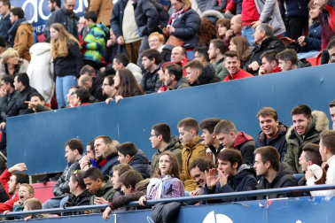 Galería de fotos de la afición en El Sadar durante el Osasuna-Real Sociedad