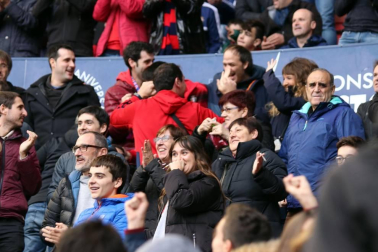 Galería de fotos de la afición en El Sadar durante el Osasuna-Real Sociedad