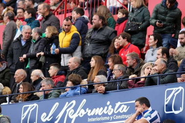 Galería de fotos de la afición en El Sadar durante el Osasuna-Real Sociedad