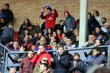 Galería de fotos de la afición en El Sadar durante el Osasuna-Real Sociedad